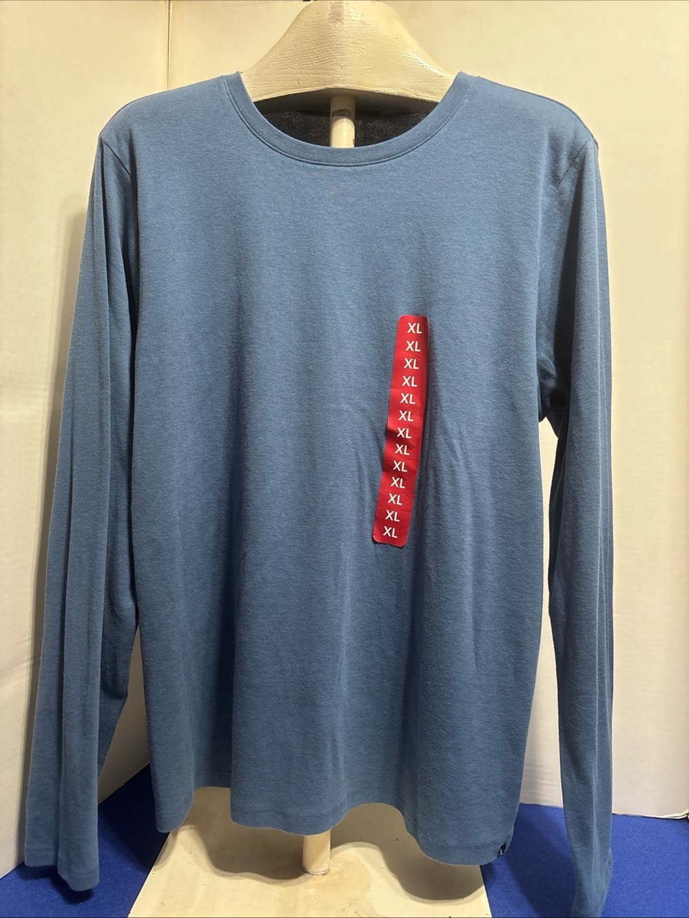 Women’s Eddie Bauer long sleeve tee NEW